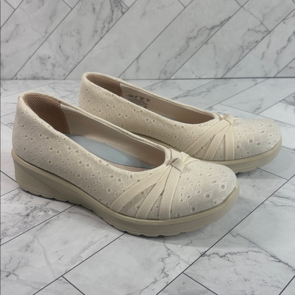 NWT LifeStride Bzees Womens Gem 2 Cream Floral Dot Slip-On Flats Shoes Size 7.5W - Picture 4 of 9